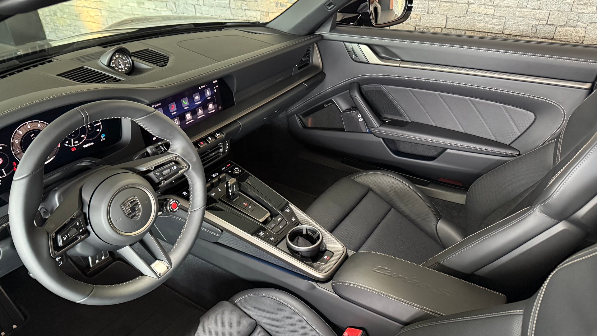 PORSCHE 911 Turbo S Cabriolet (992.2) PDK-image-10