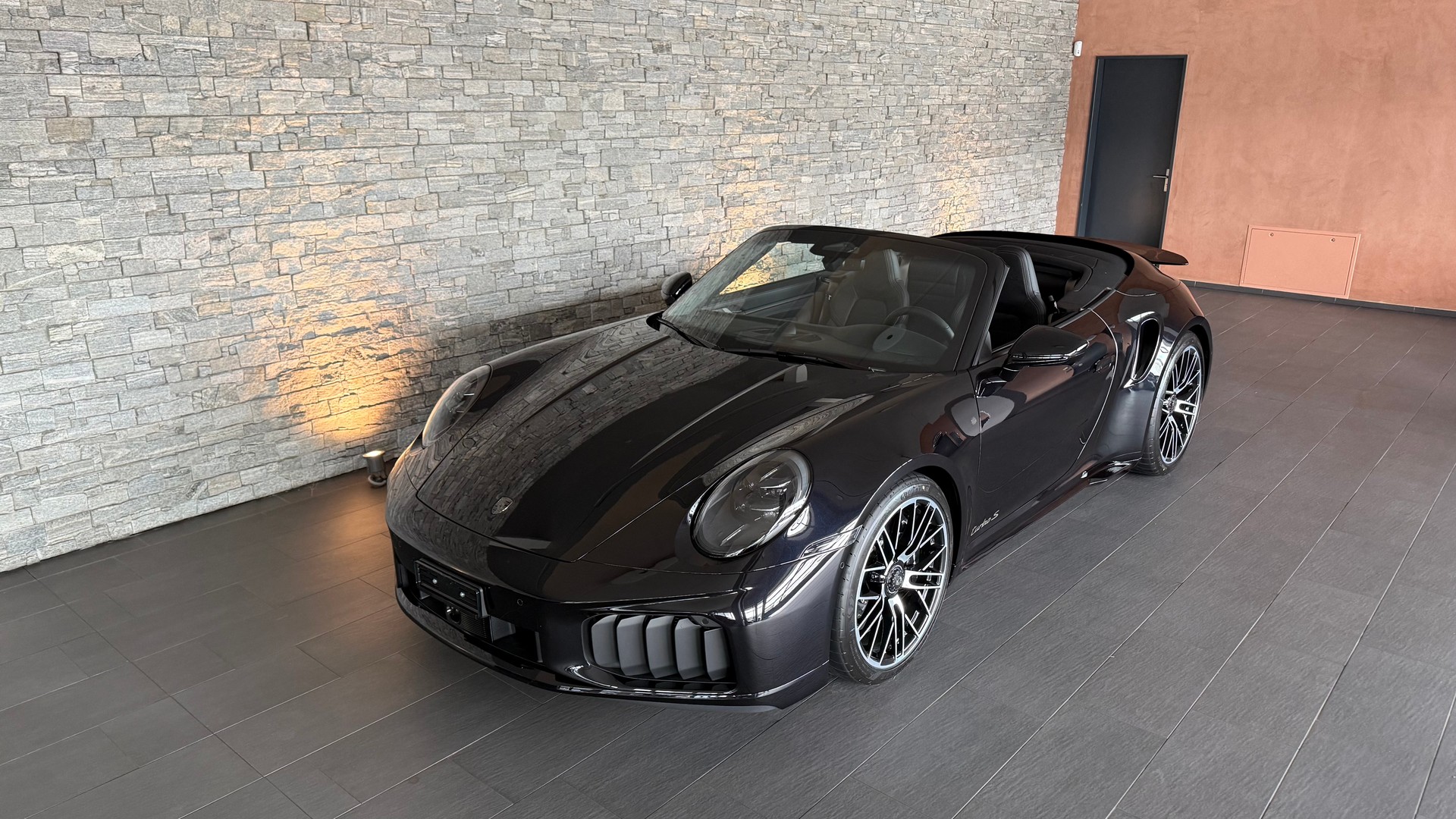 PORSCHE 911 Turbo S Cabriolet (992.2) PDK-image-3