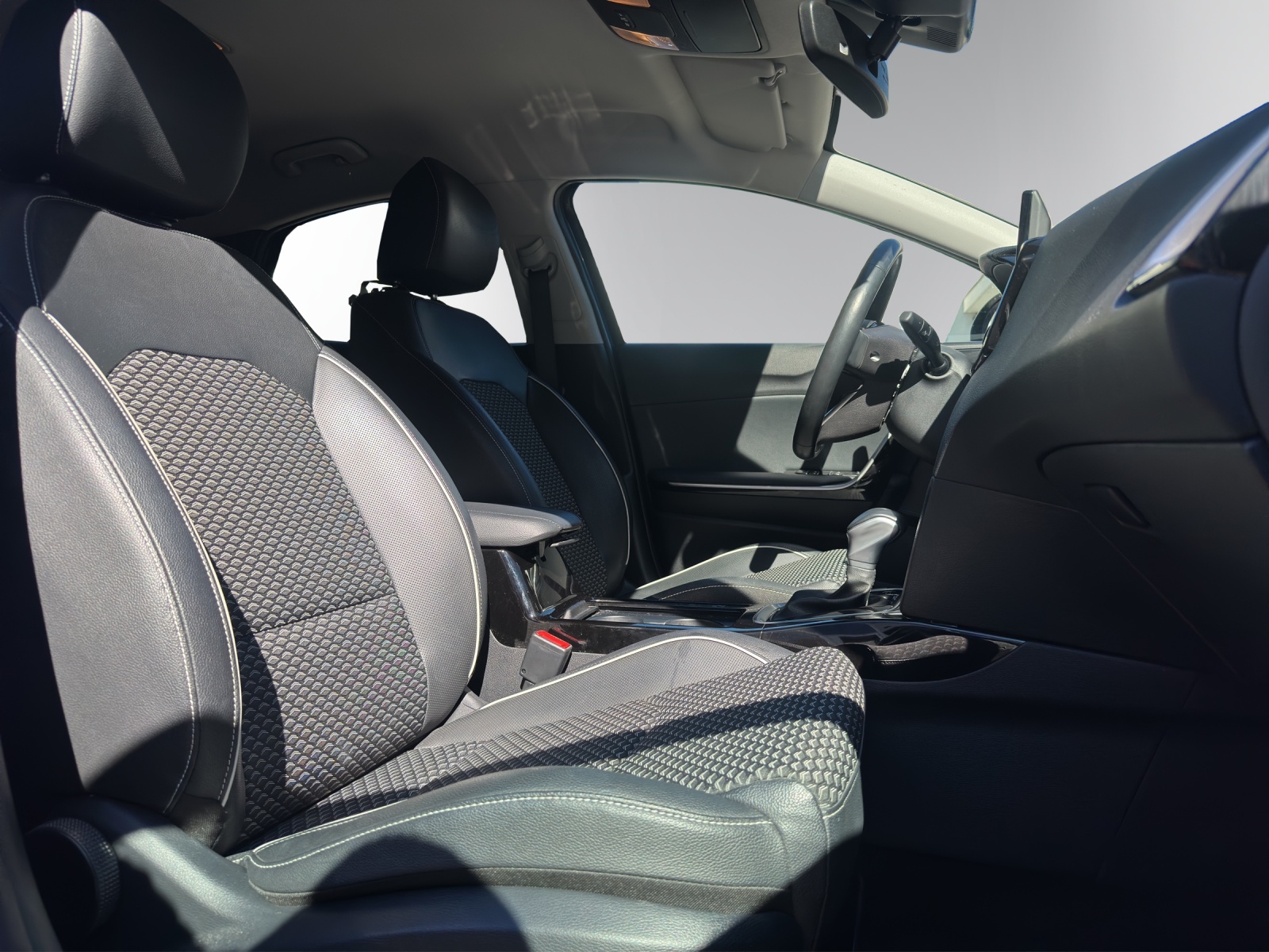 KIA Xceed 1.6 GDi Plug-in Hybrid Style DCT-image-10