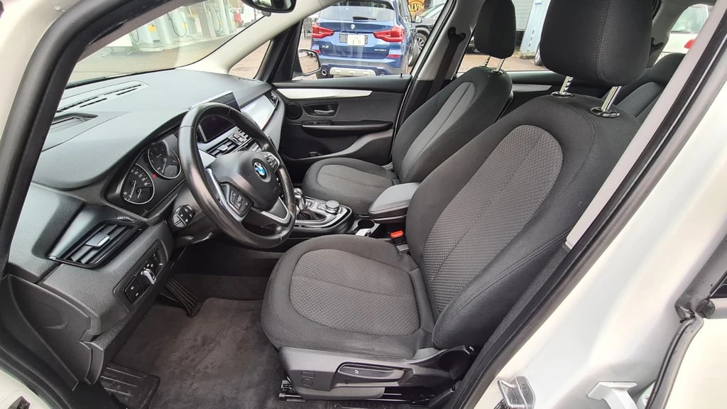 BMW 218d xDrive Gran Tourer Steptronic ** 7-Plätzer ** Gr-Navi ** RF-Kamera ** Anh-Kupplung ** Frisch Ab MFK & Service **-image-12