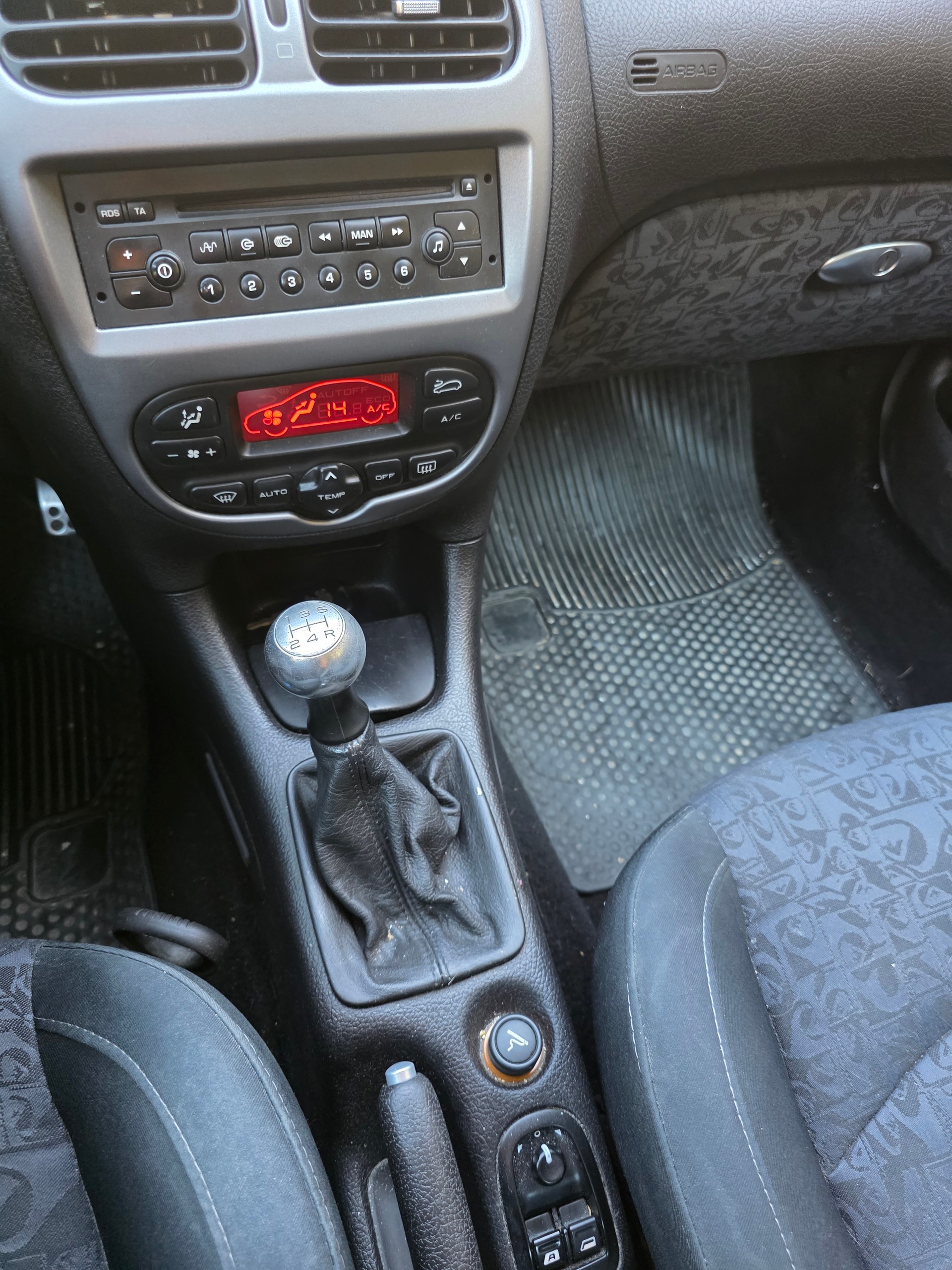 PEUGEOT 206 1.6 16V Quiksilver-image-8