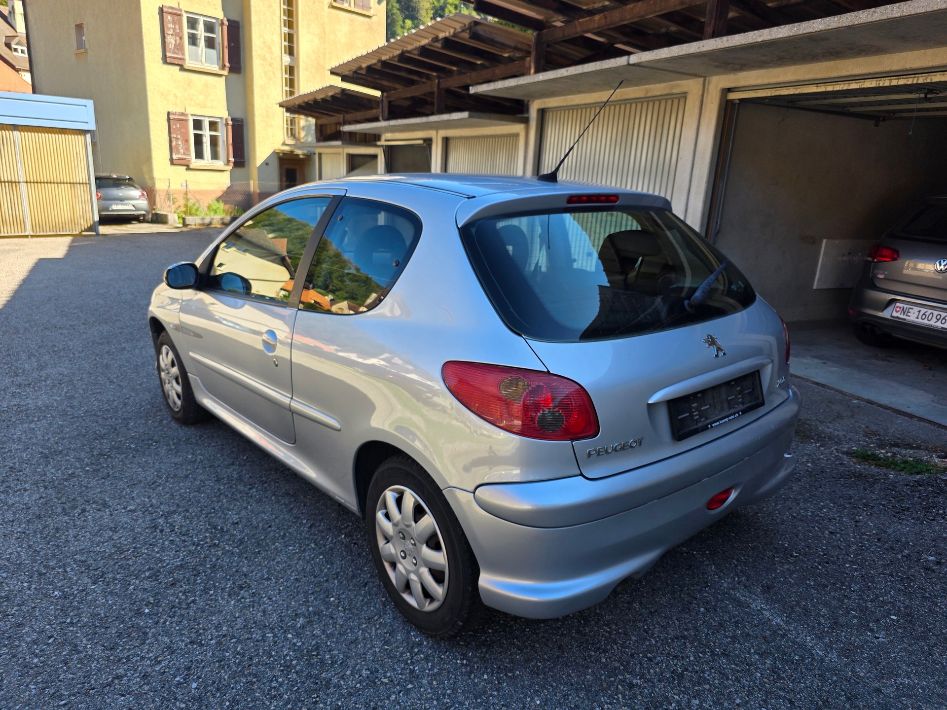 PEUGEOT 206 1.6 16V Quiksilver-image-5