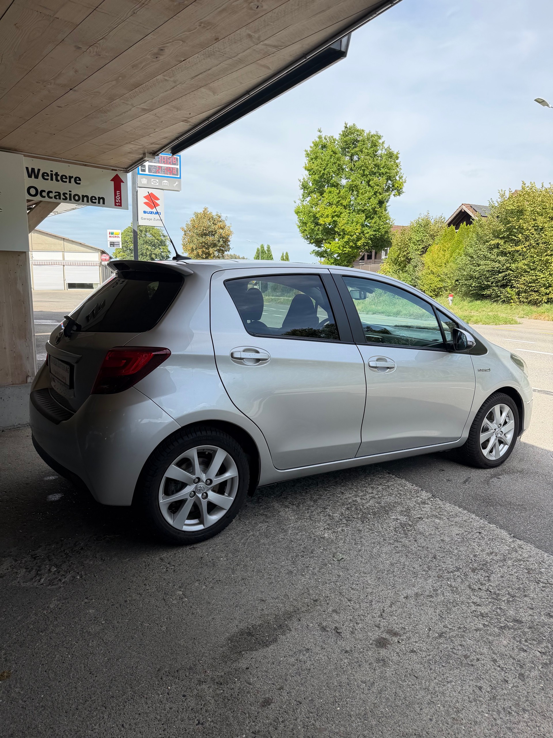 TOYOTA Yaris 1.5 VVT-i Hybrid Sol Premium e-CVT-image-2