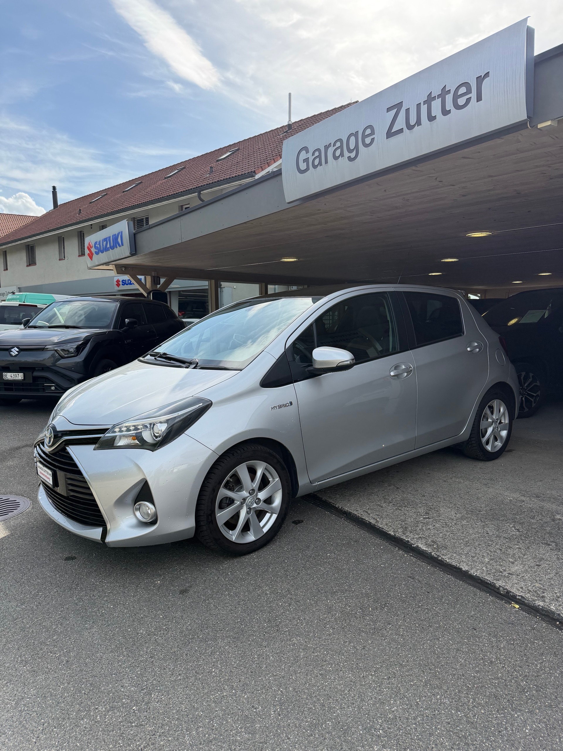 TOYOTA Yaris 1.5 VVT-i Hybrid Sol Premium e-CVT-image-0