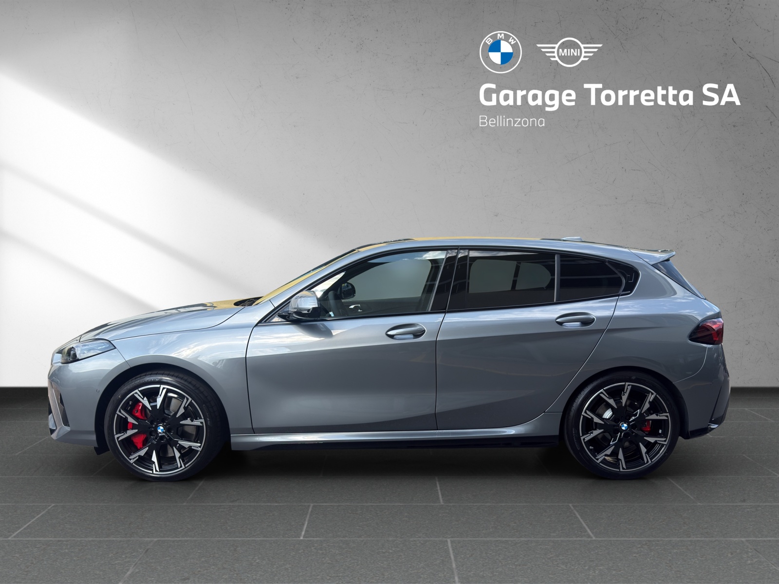 BMW 123 xDrive M Sport Pro Steptronic-image-1