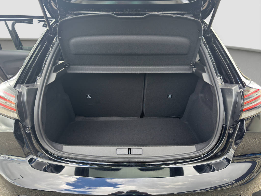 PEUGEOT 208 1.2 Hybrid Allure-image-11