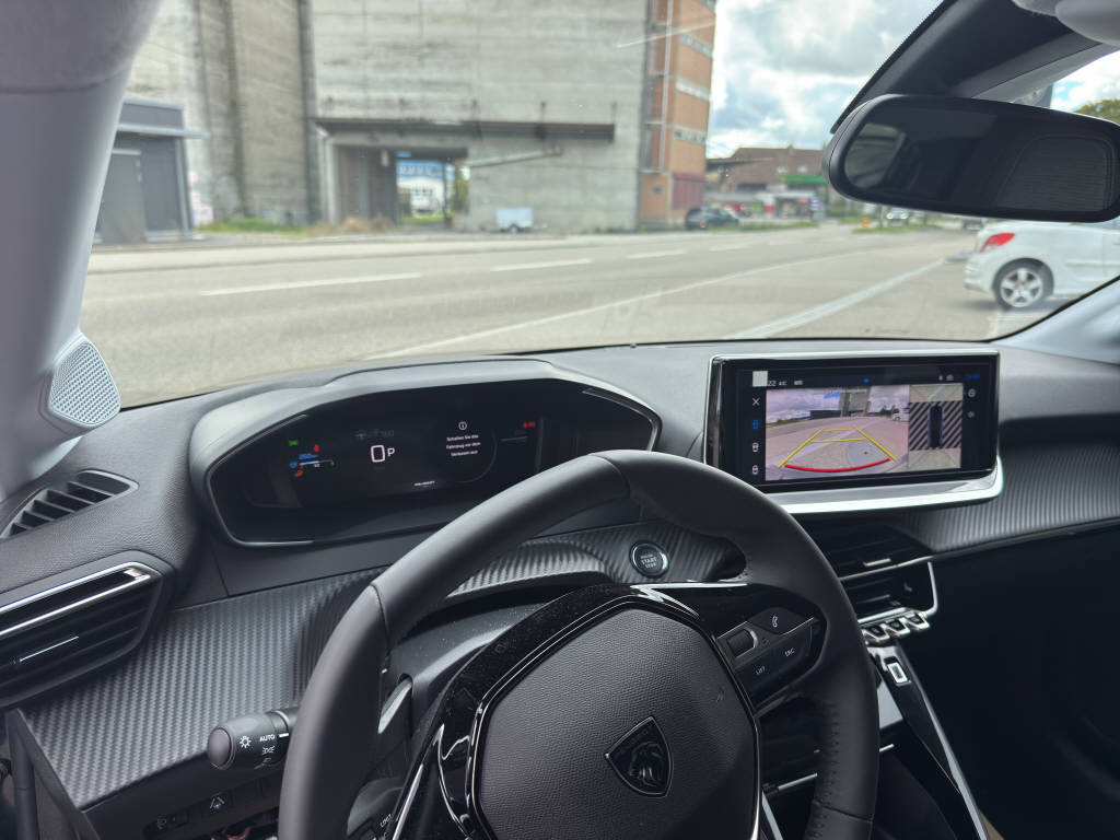 PEUGEOT 208 1.2 Hybrid Allure-image-9