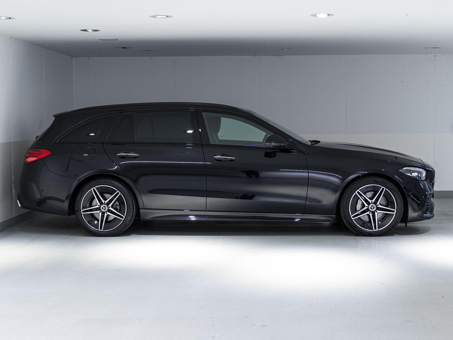 MERCEDES-BENZ C 220 d 4MATIC T-Modell-image-1