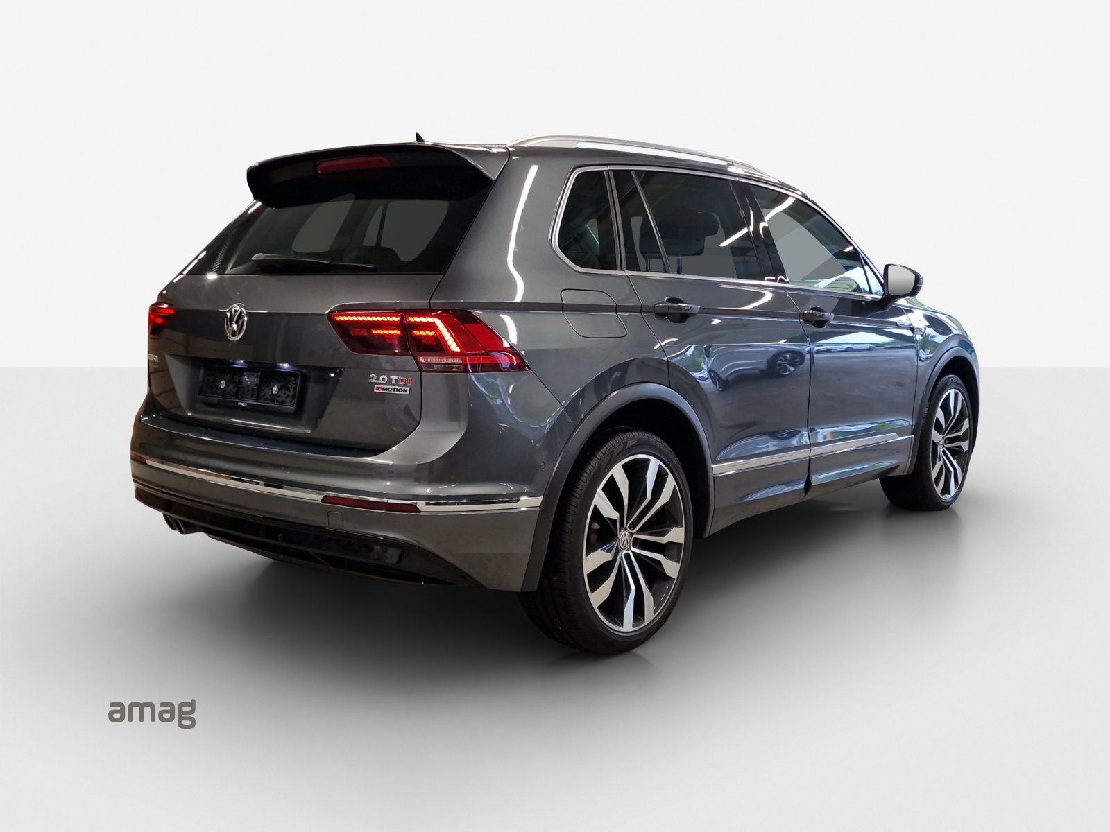 VW Tiguan 2.0 TDI SCR Highline 4Motion DSG-image-4