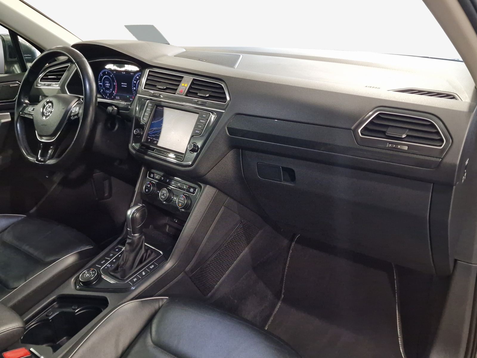 VW Tiguan 2.0 TDI SCR Highline 4Motion DSG-image-13