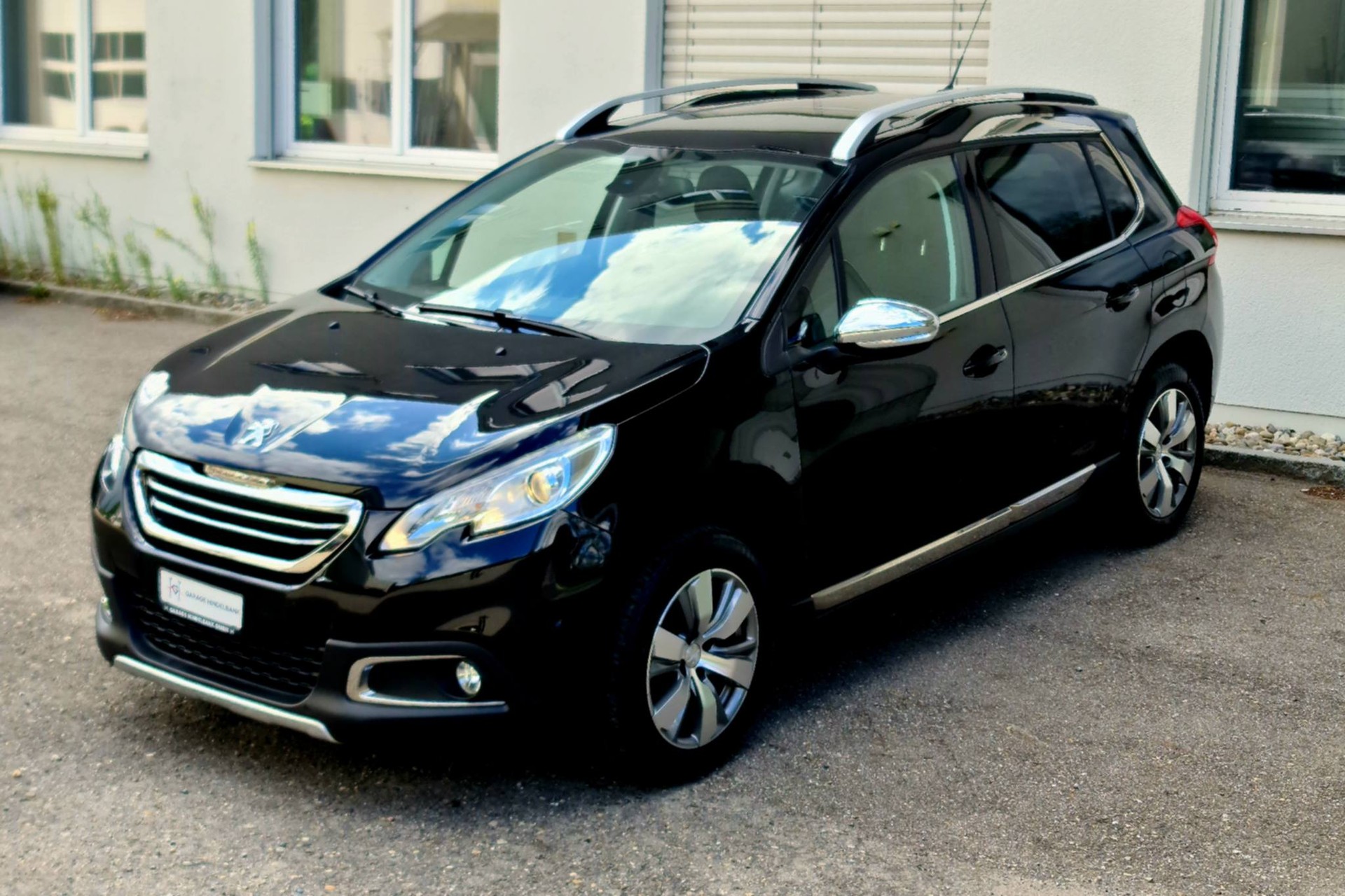 PEUGEOT 2008 1.2 PureTech Active EAT6-image-5