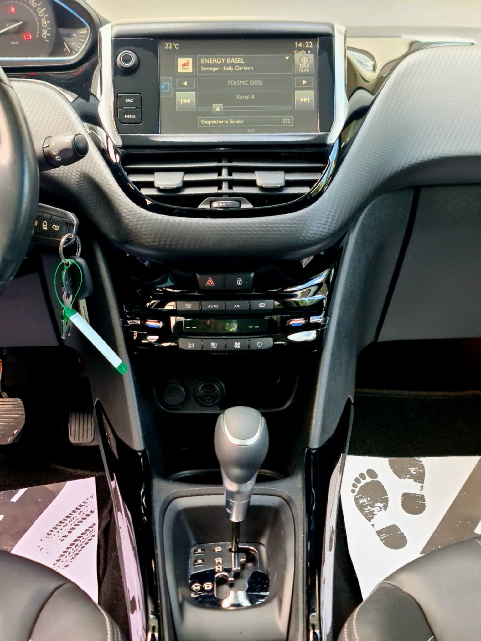 PEUGEOT 2008 1.2 PureTech Active EAT6-image-17