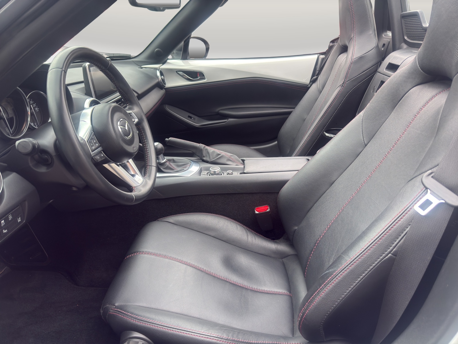MAZDA MX-5 1.5 Revolution-image-10