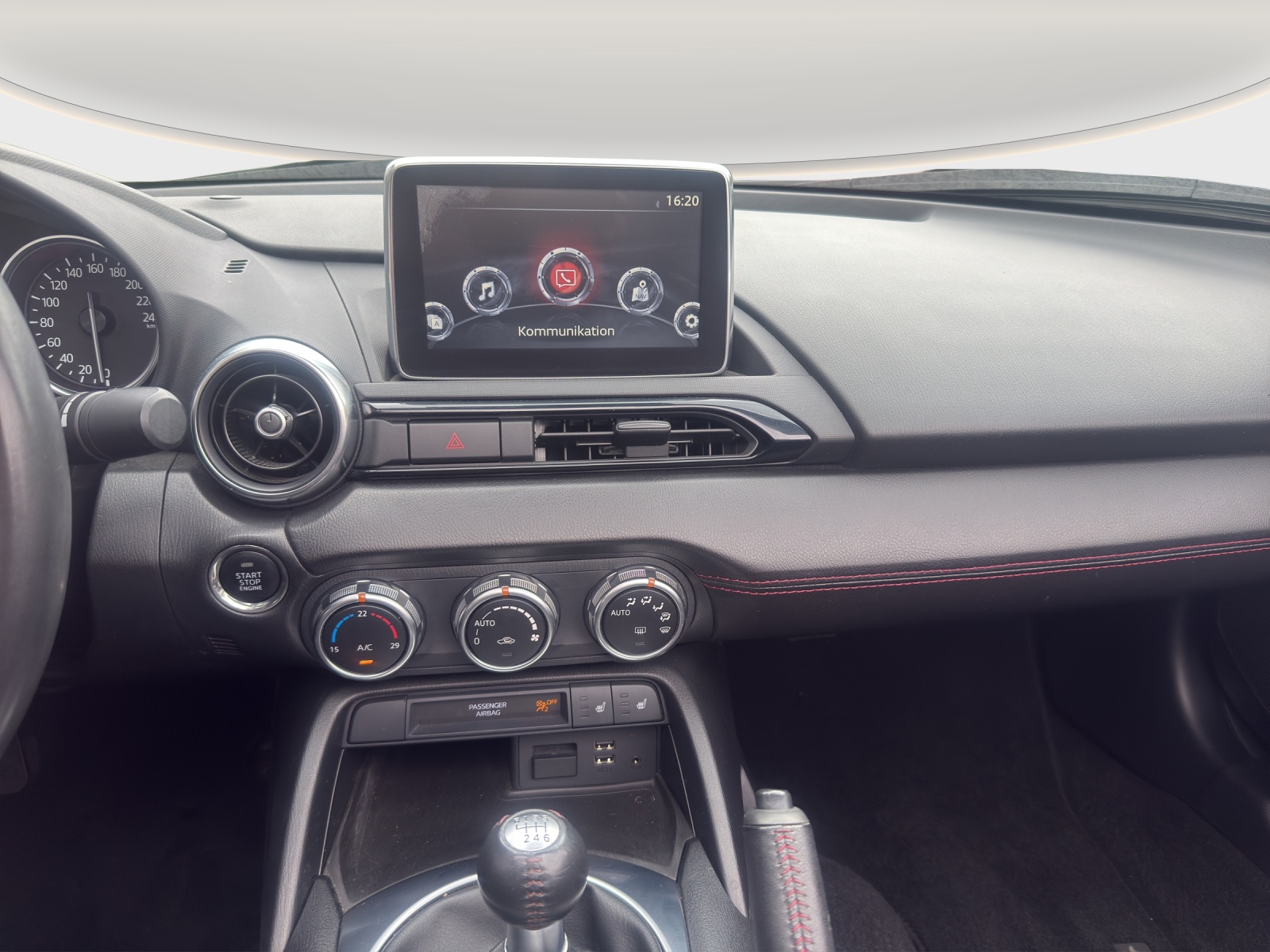 MAZDA MX-5 1.5 Revolution-image-12