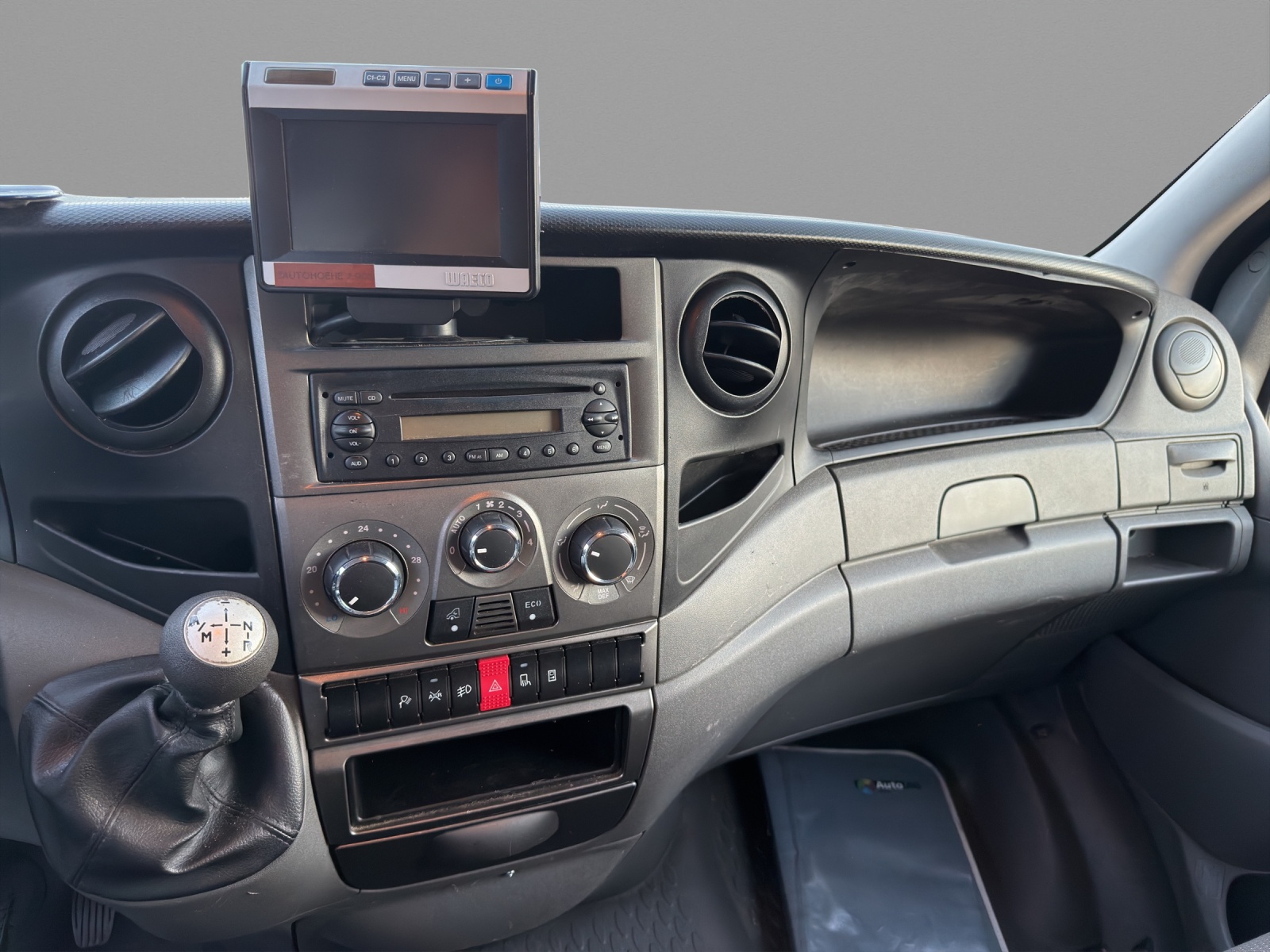 IVECO 35 S 15 VL-image-8