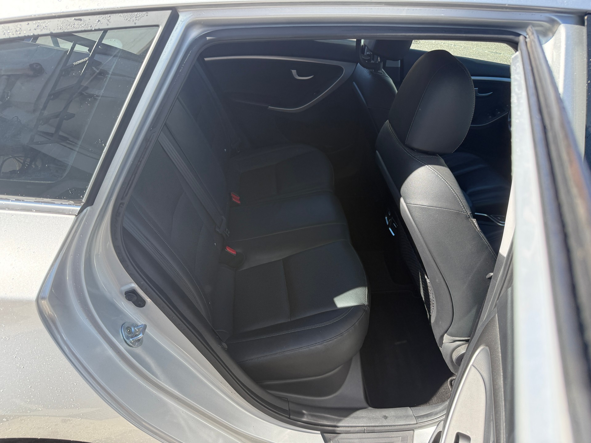 HYUNDAI i30 Wagon 1.6 CRDi Vertex Automatic DCT-image-8