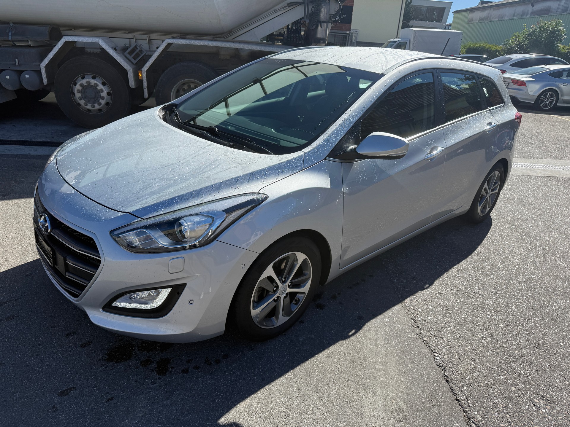 HYUNDAI i30 Wagon 1.6 CRDi Vertex Automatic DCT-image-1