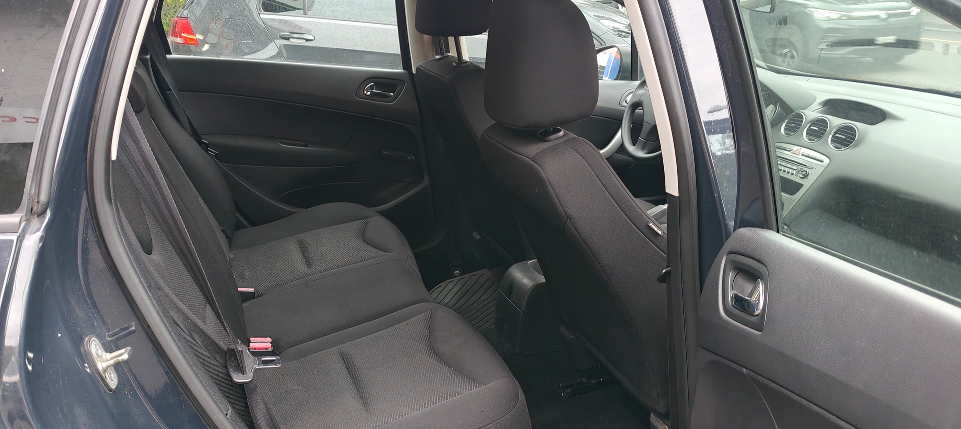 PEUGEOT 308 SW 1.6 HDI Business EGS6-image-8