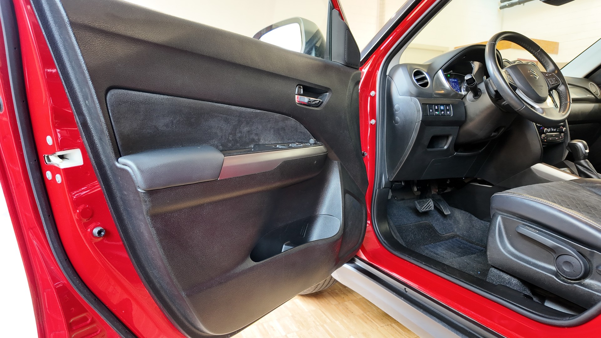 SUZUKI Vitara 1.5 Hybrid Edition 35 Top 4x4 AGS-image-14