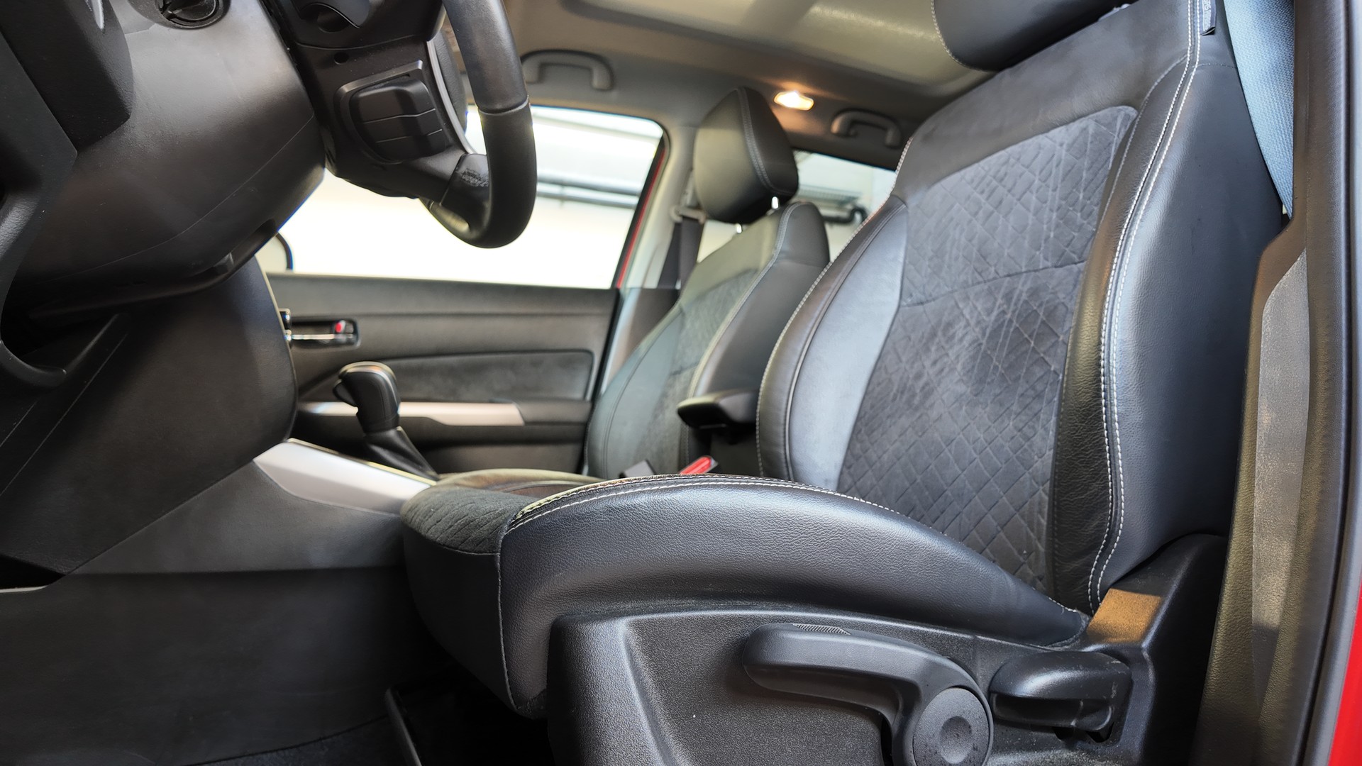 SUZUKI Vitara 1.5 Hybrid Edition 35 Top 4x4 AGS-image-13