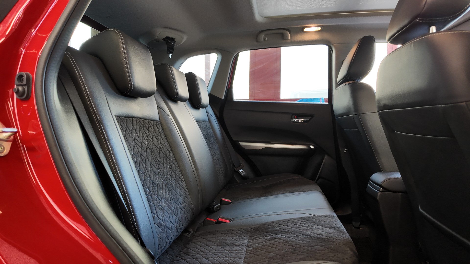 SUZUKI Vitara 1.5 Hybrid Edition 35 Top 4x4 AGS-image-19