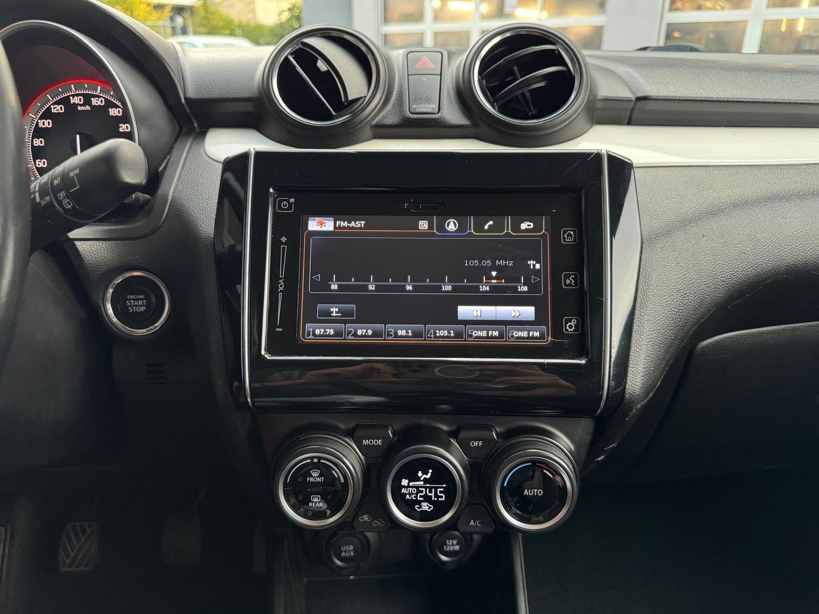 SUZUKI Swift 1.2i 16V SHVS Compact Top Hybrid Allgrip 4x4-image-21