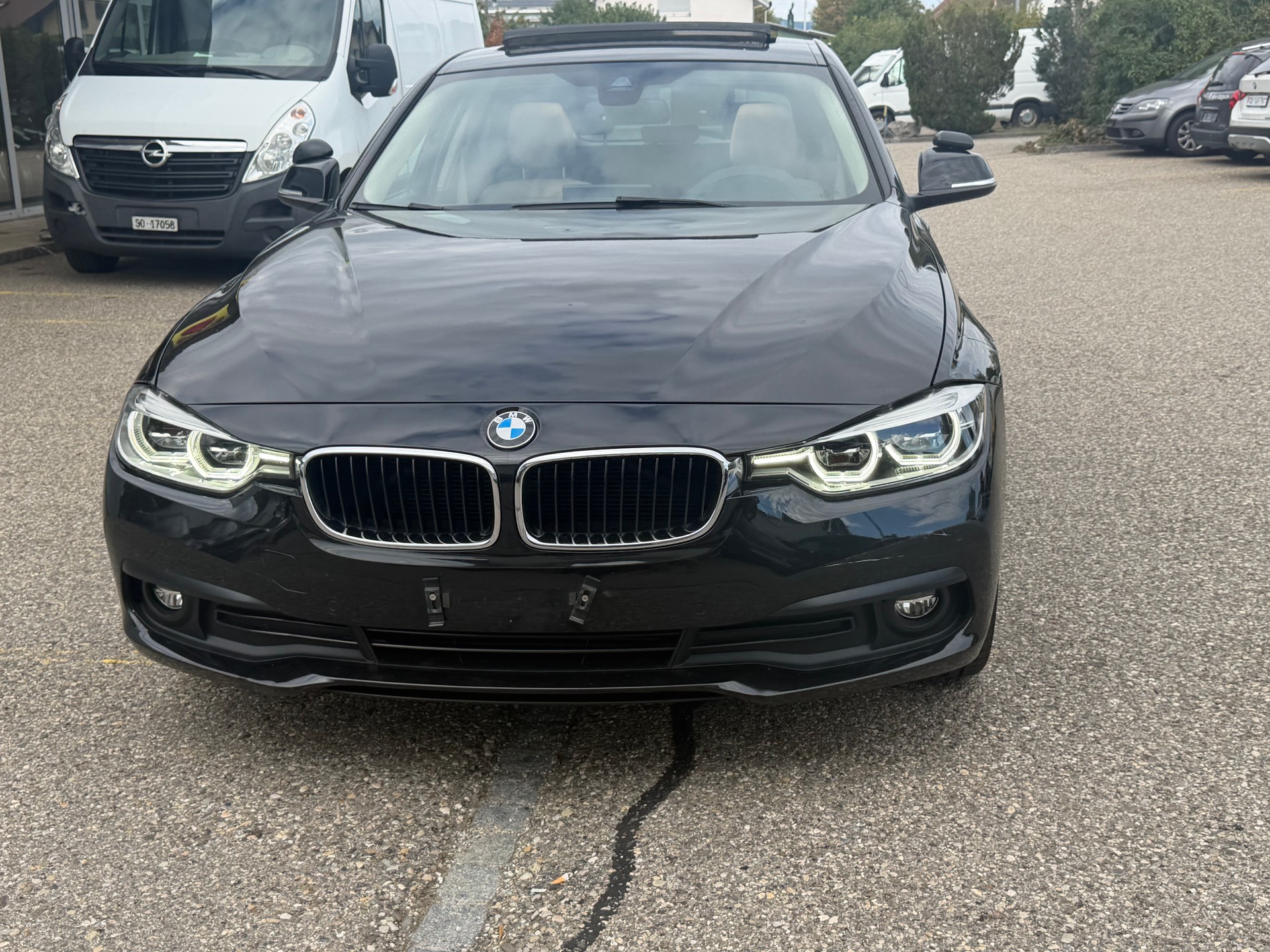 BMW 318d Touring Luxury Line Steptronic-image-3