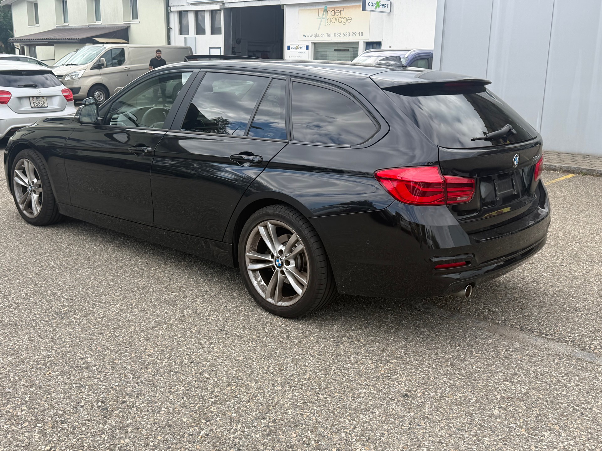 BMW 318d Touring Luxury Line Steptronic-image-6