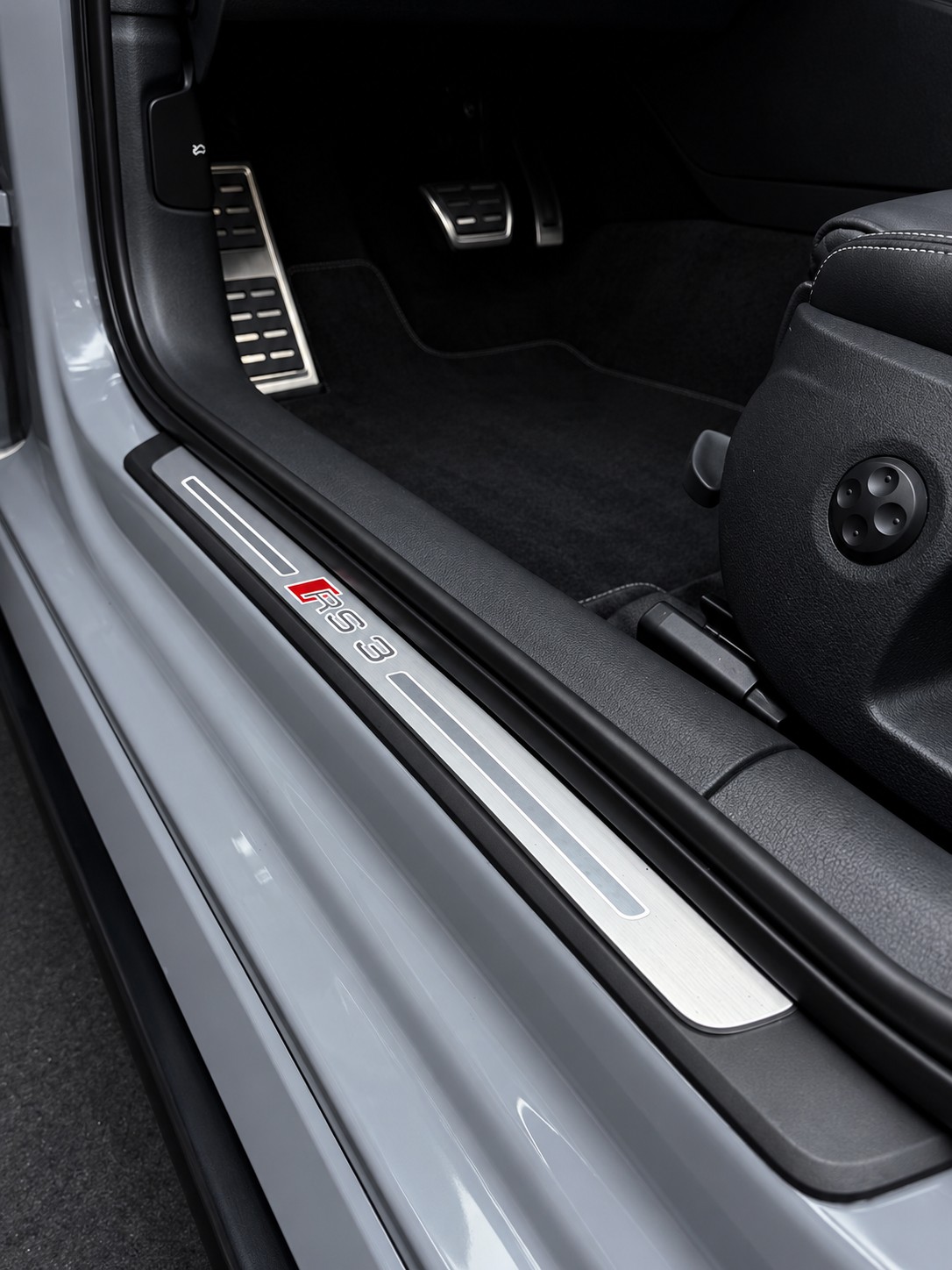 AUDI RS3 Sportback 2.5 TSI quattro S-tronic-image-24