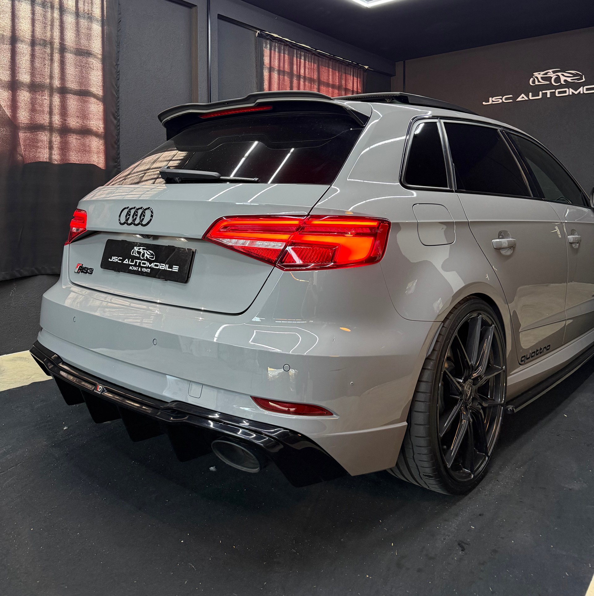 AUDI RS3 Sportback 2.5 TSI quattro S-tronic-image-5