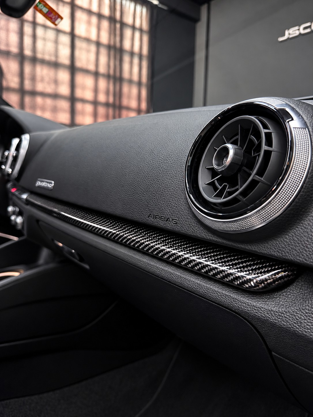 AUDI RS3 Sportback 2.5 TSI quattro S-tronic-image-22
