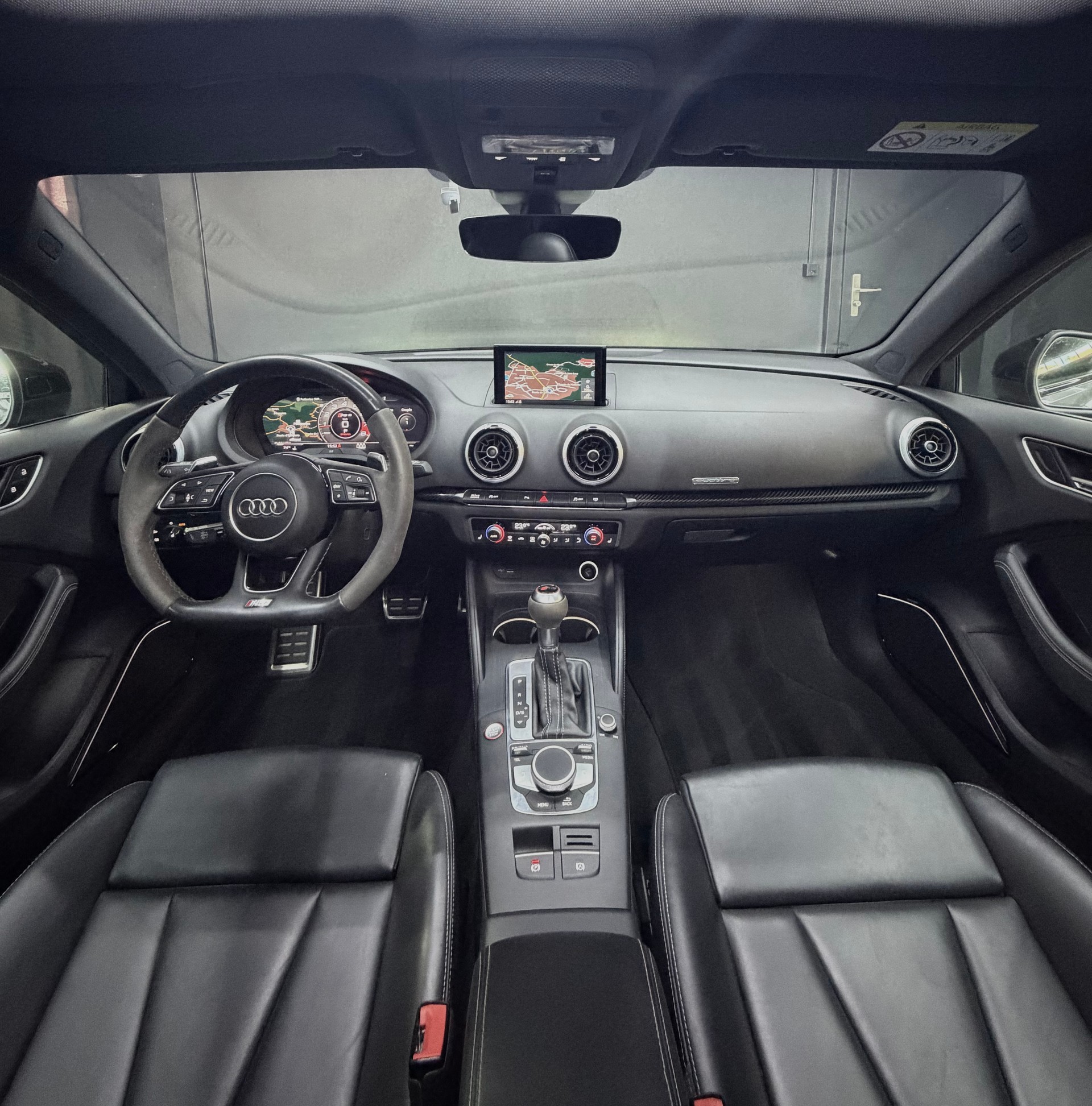 AUDI RS3 Sportback 2.5 TSI quattro S-tronic-image-16