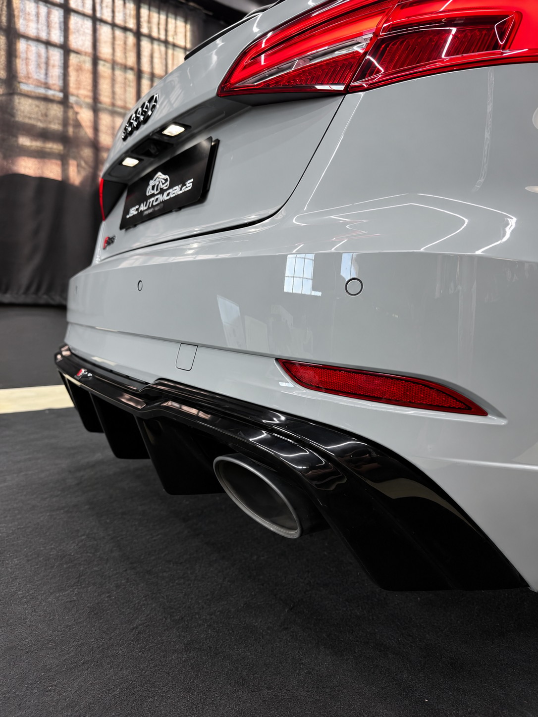 AUDI RS3 Sportback 2.5 TSI quattro S-tronic-image-11