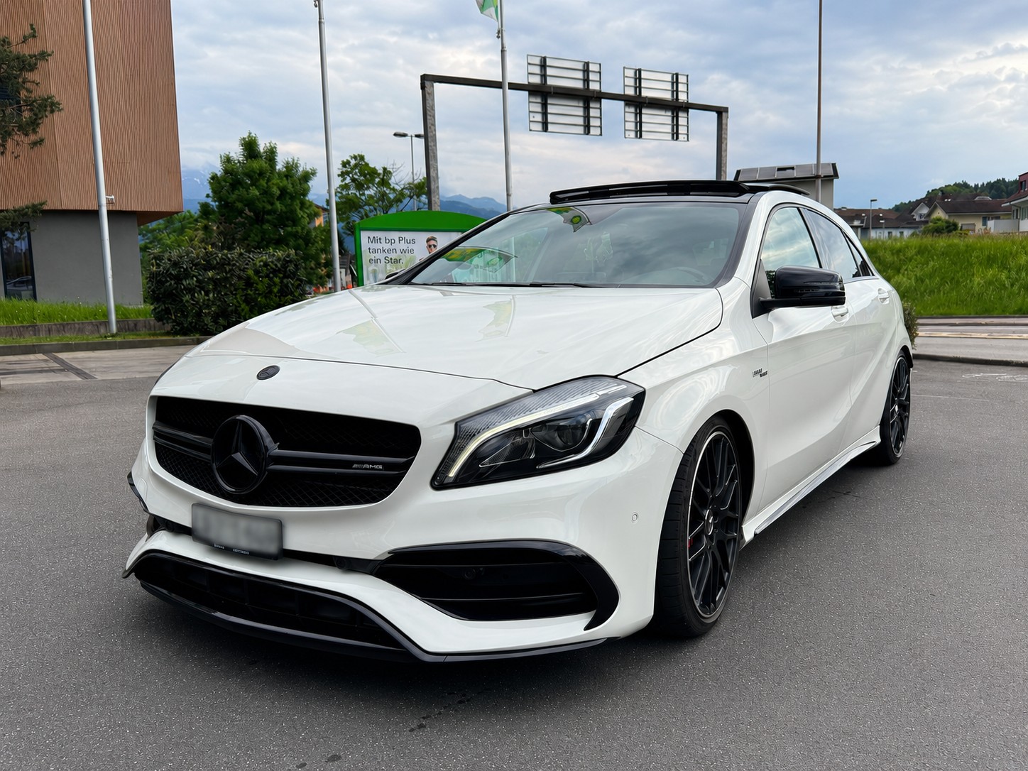 MERCEDES-BENZ A 45 AMG 4 Matic Facelift | 381 PS | Panorama | 8-fach bereift-image-5