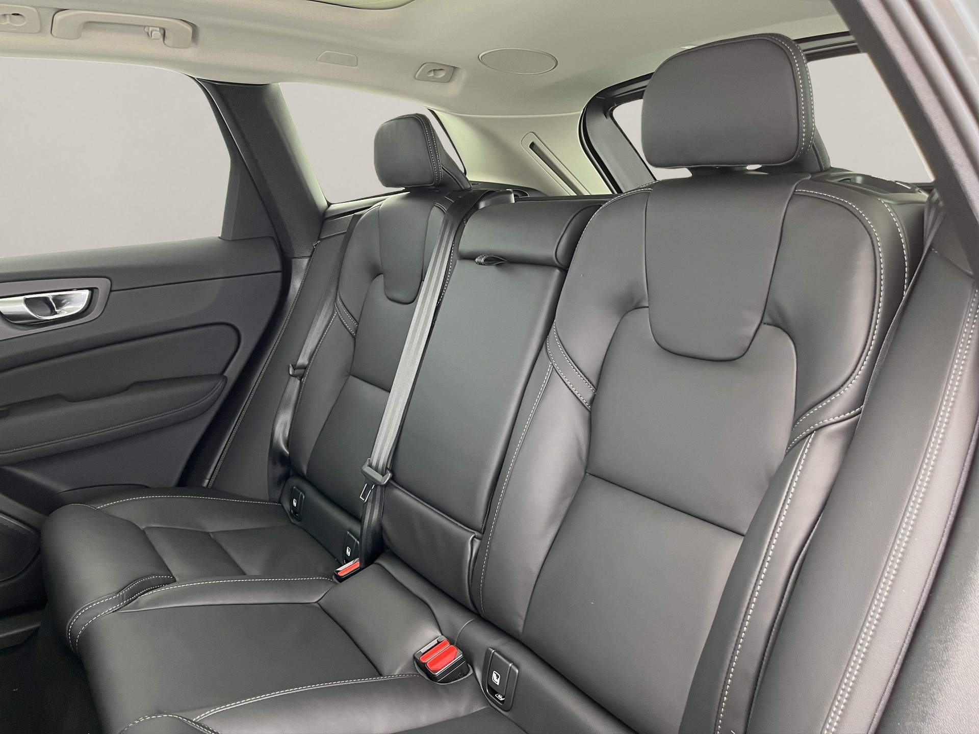 VOLVO XC60 2.0 T8 TE Ultra Dark eAWD-image-16