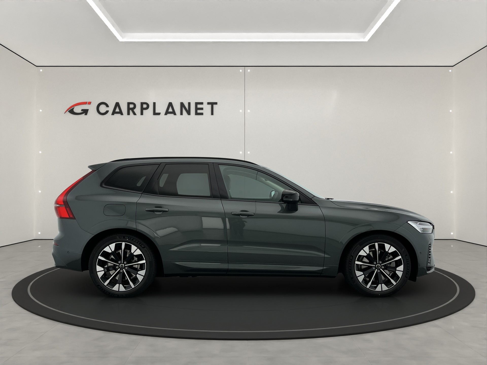 VOLVO XC60 2.0 T8 TE Ultra Dark eAWD-image-4