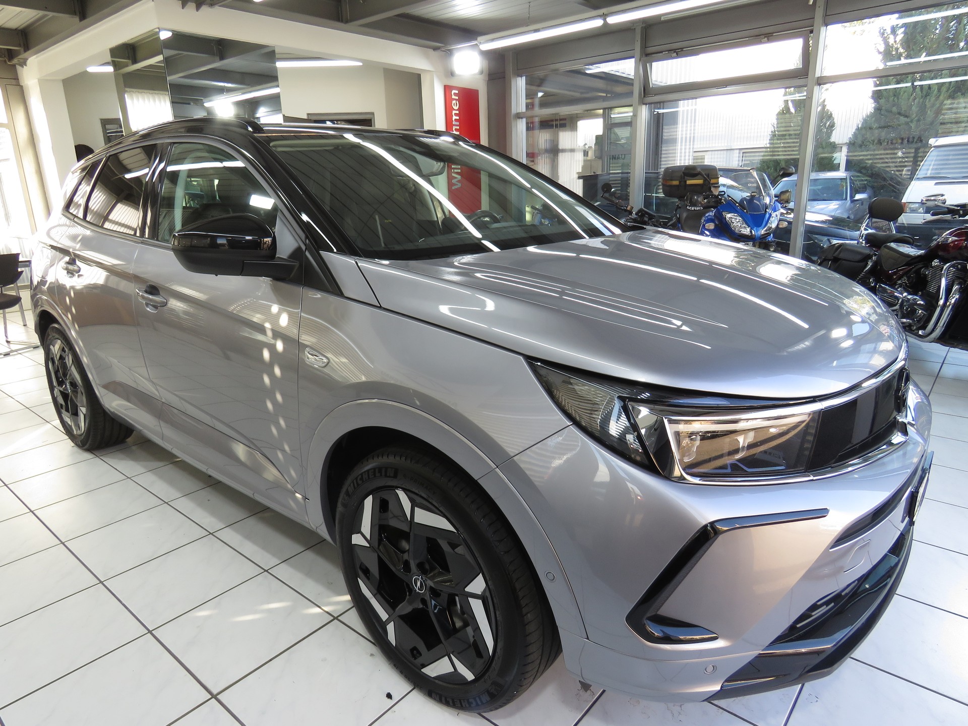 OPEL Grandland 1.6 Hybrid 4x4 GSe Automat-showroom-element-2