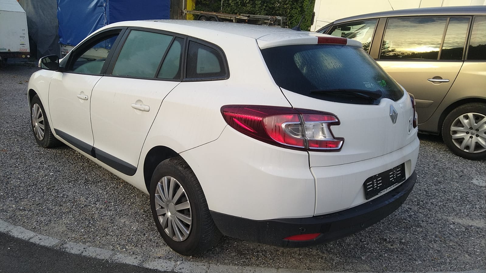 RENAULT Mégane Grandtour 1.5 dCi Dynamique EDC-image-3