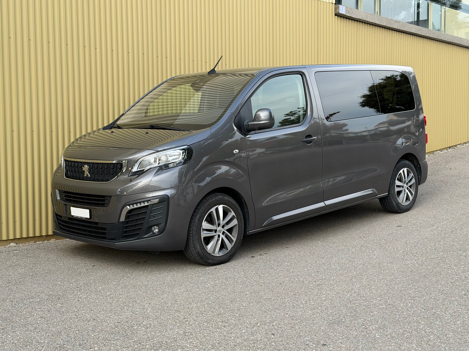 PEUGEOT Traveller 2.0 BlueHDi Active Standard EAT-image-0