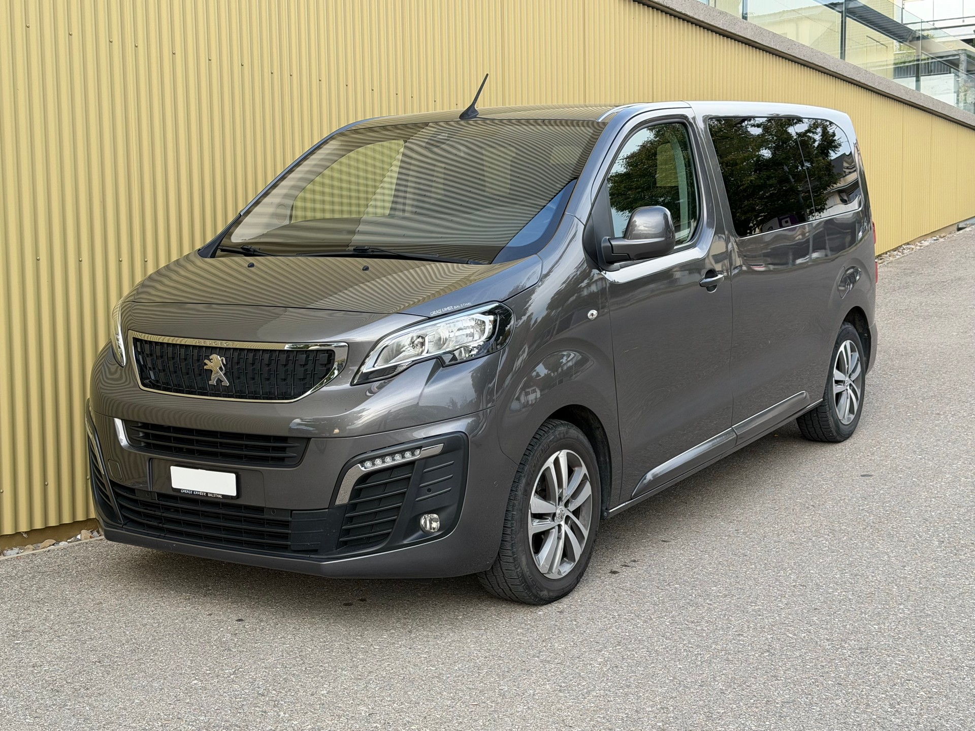 PEUGEOT Traveller 2.0 BlueHDi Active Standard EAT-image-1