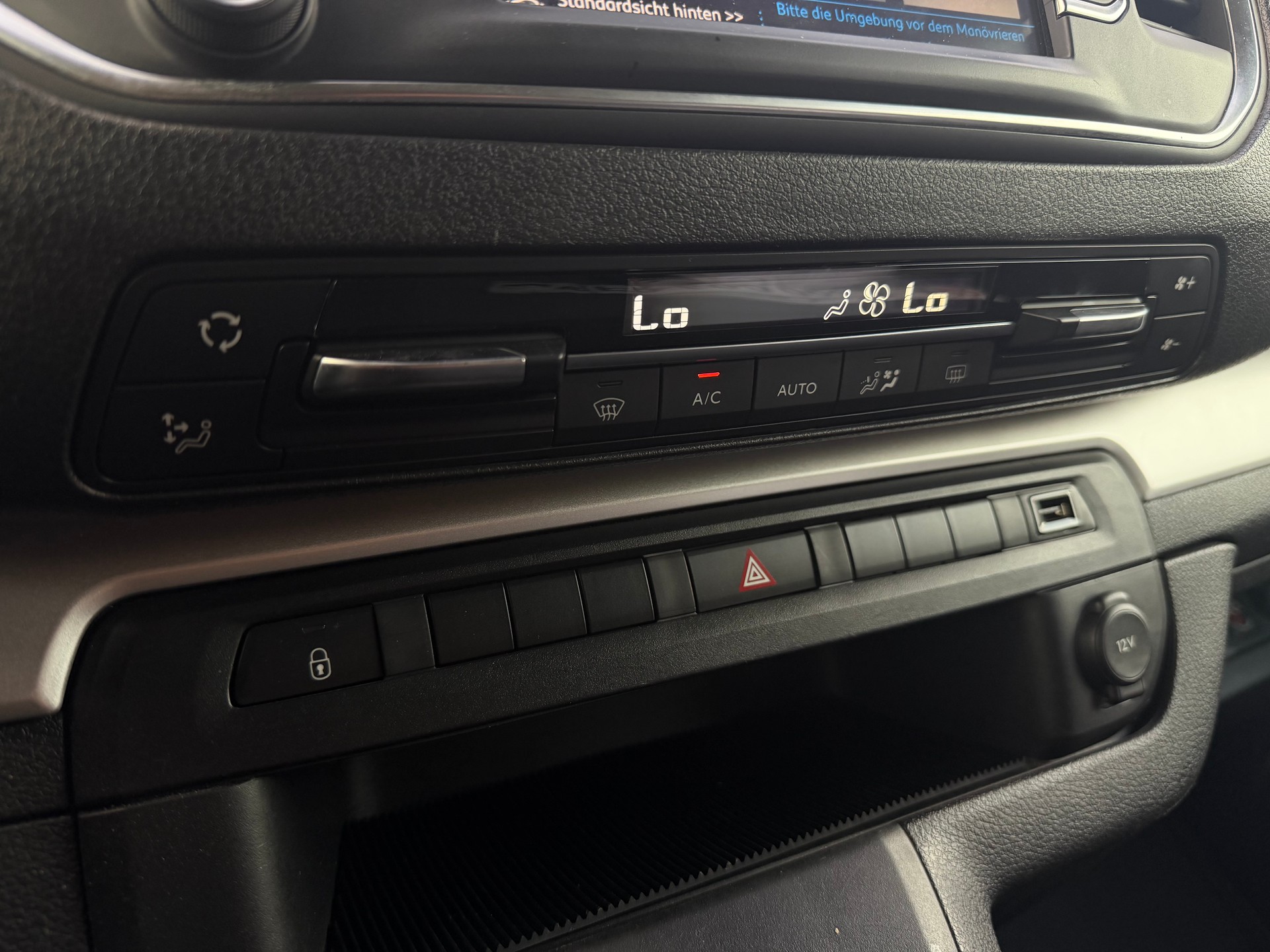 PEUGEOT Traveller 2.0 BlueHDi Active Standard EAT-image-12