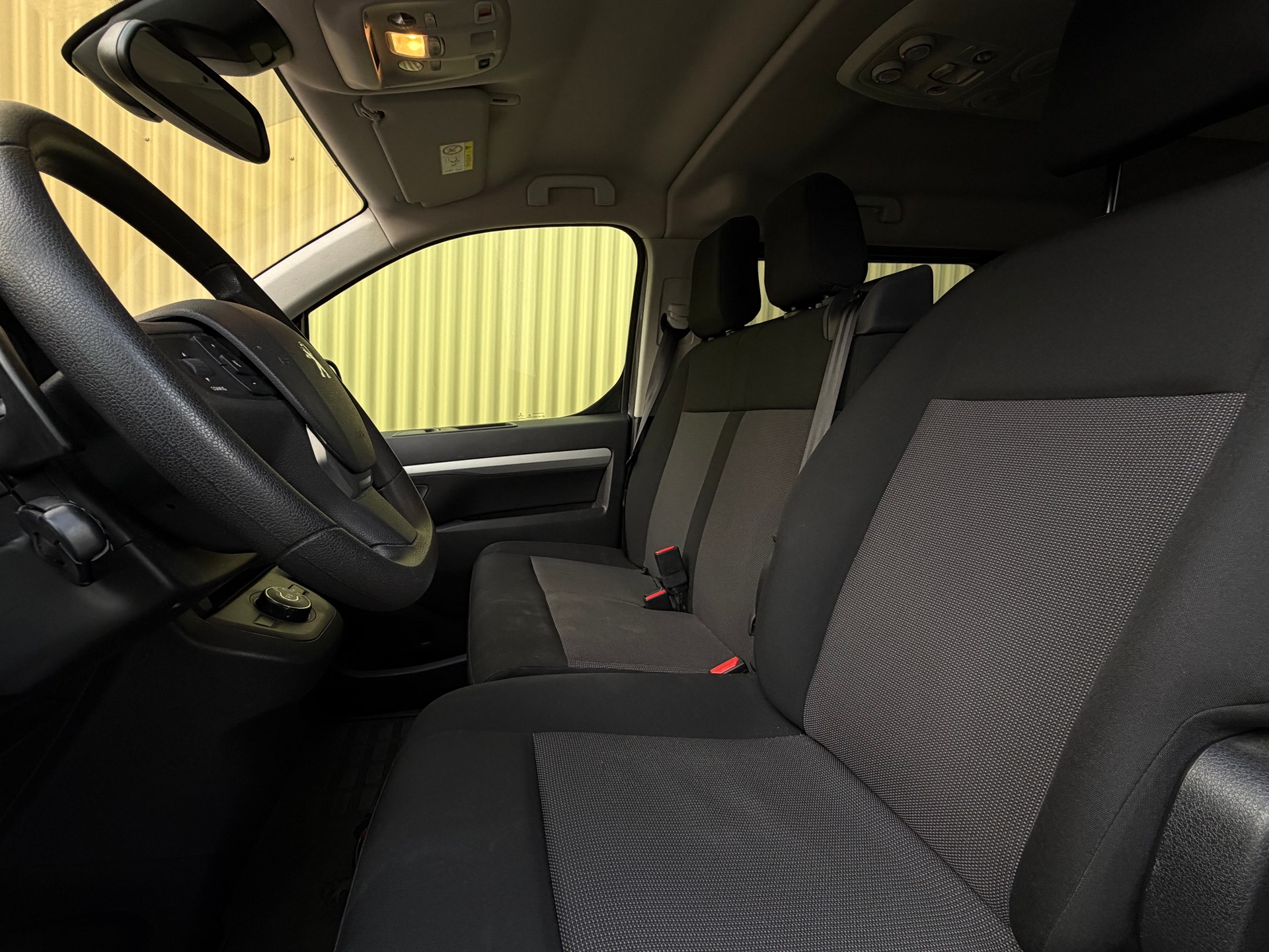 PEUGEOT Traveller 2.0 BlueHDi Active Standard EAT-image-13