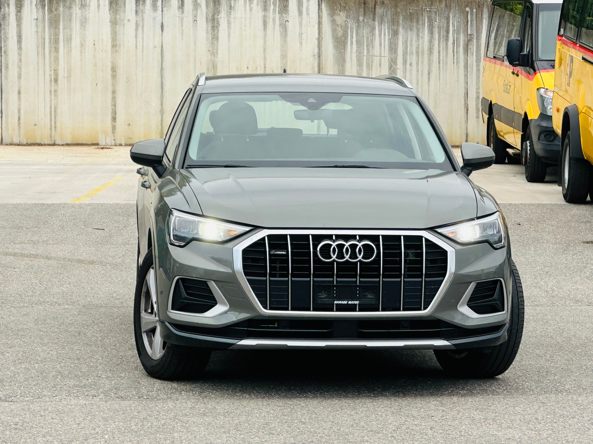 AUDI Q3 40 TDI advanced quattro S-tronic-image-1