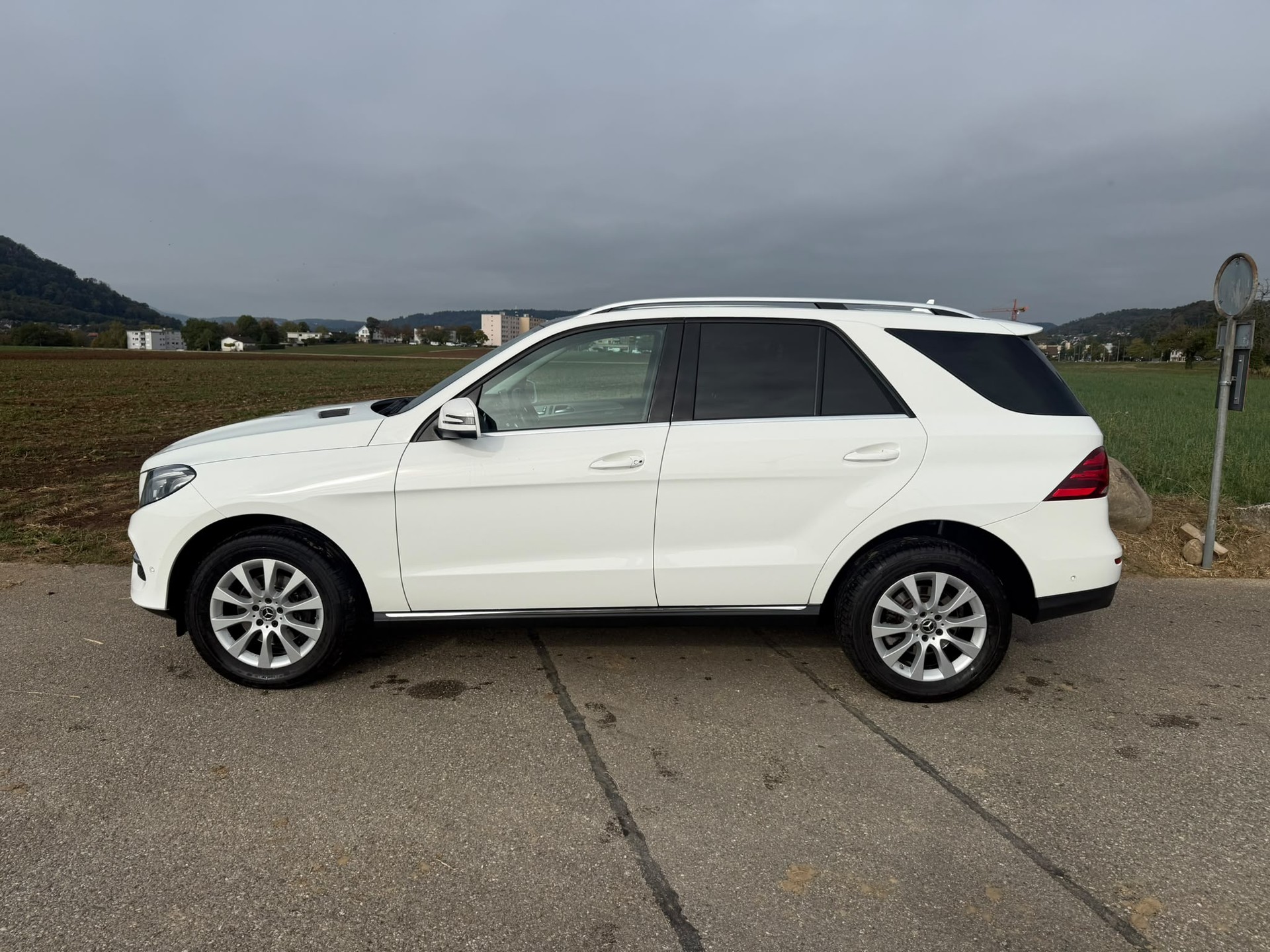 MERCEDES-BENZ GLE 250 d Executive 4Matic 9G-Tronic-image-1