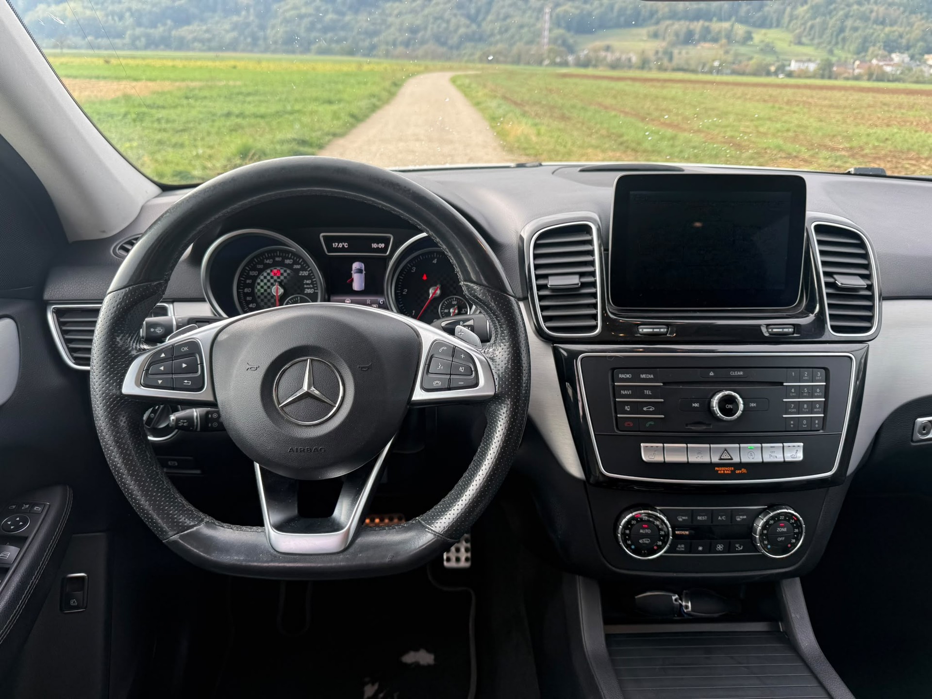 MERCEDES-BENZ GLE 250 d Executive 4Matic 9G-Tronic-image-10