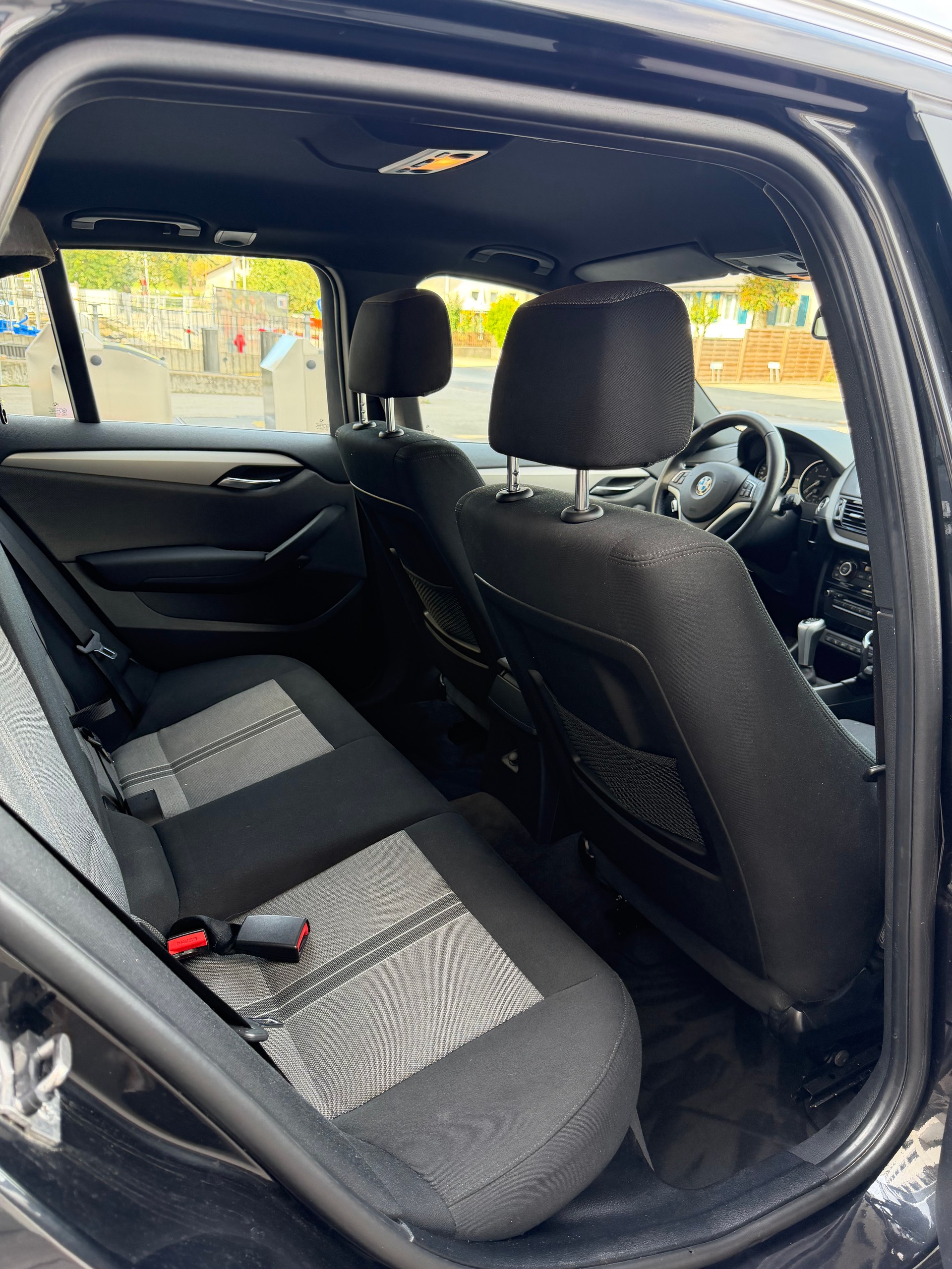 BMW X1 xDrive 18d-image-11