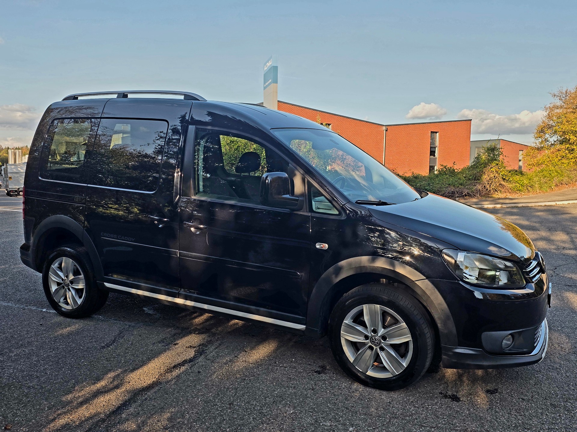 VW CaddyCross Tramp 2.0TD 4Motion DSG-image-6