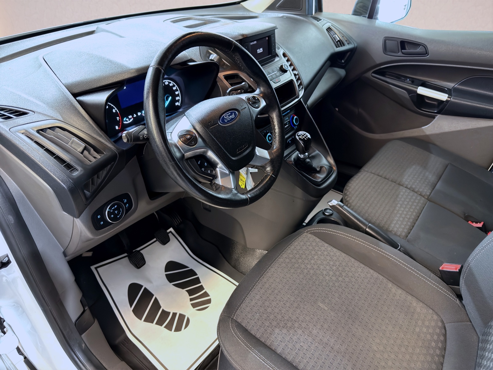 FORD 1.0 ECOBOOST L1 200TREND-image-3