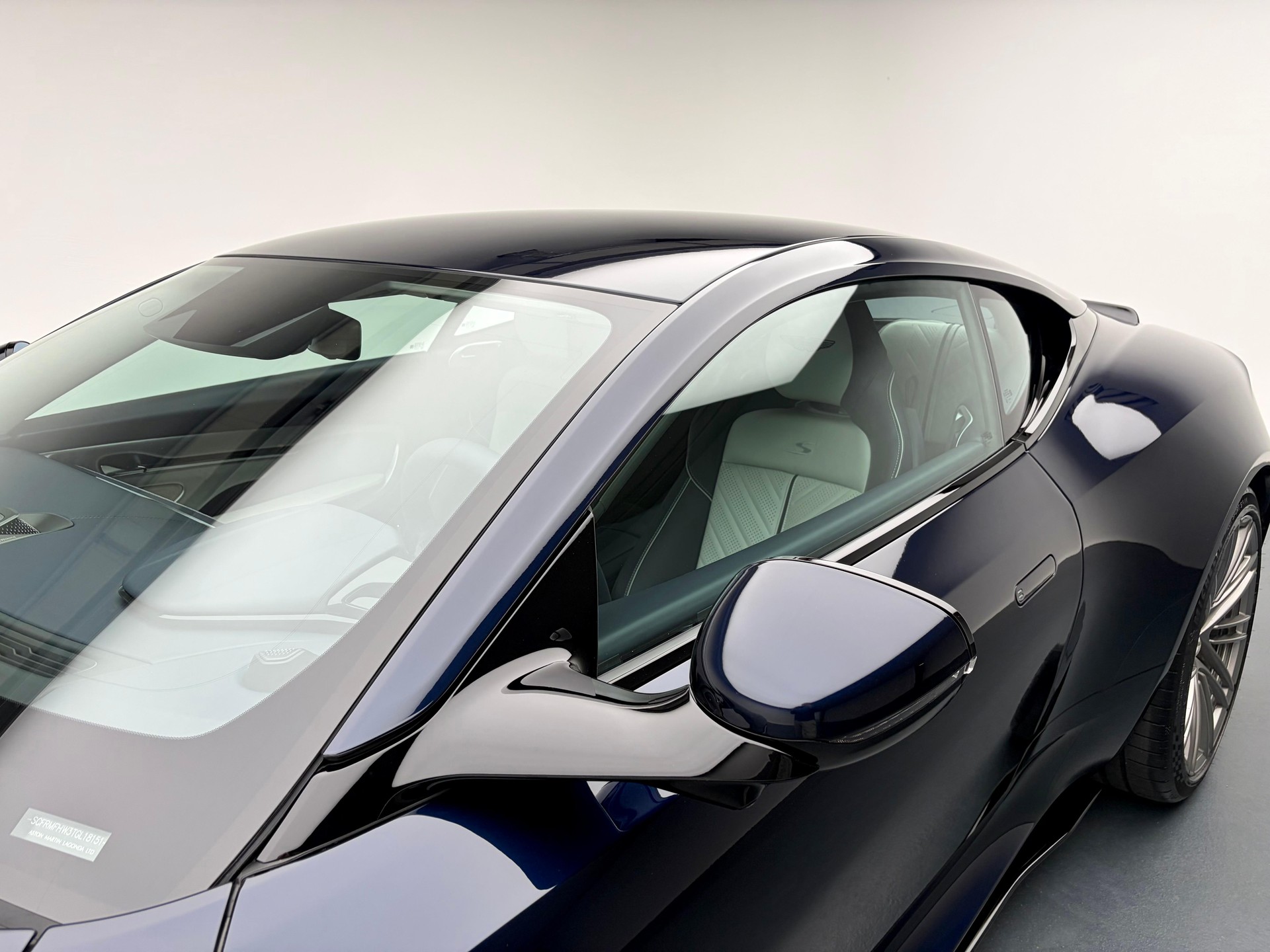 ASTON MARTIN DB12 Coupé 4.0 S V8 Bi-Turbo-image-20