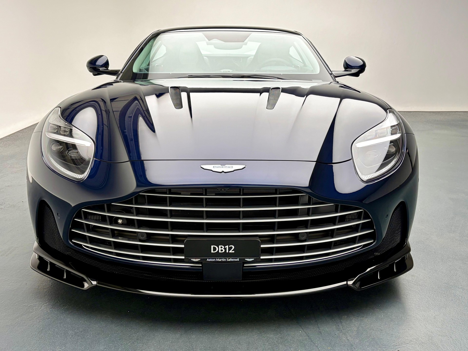 ASTON MARTIN DB12 Coupé 4.0 S V8 Bi-Turbo-image-21